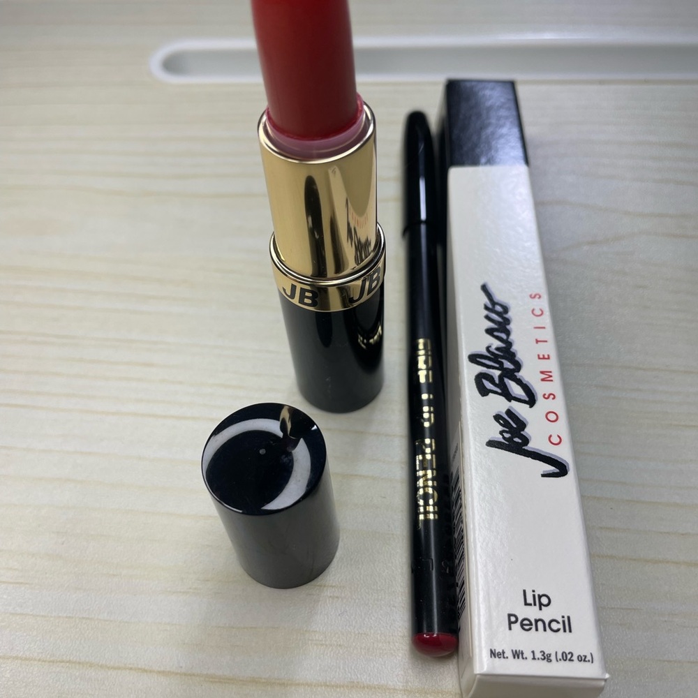 Vibrant Red‎ Lipstick for Bold Makeup Looks paired with lip liner